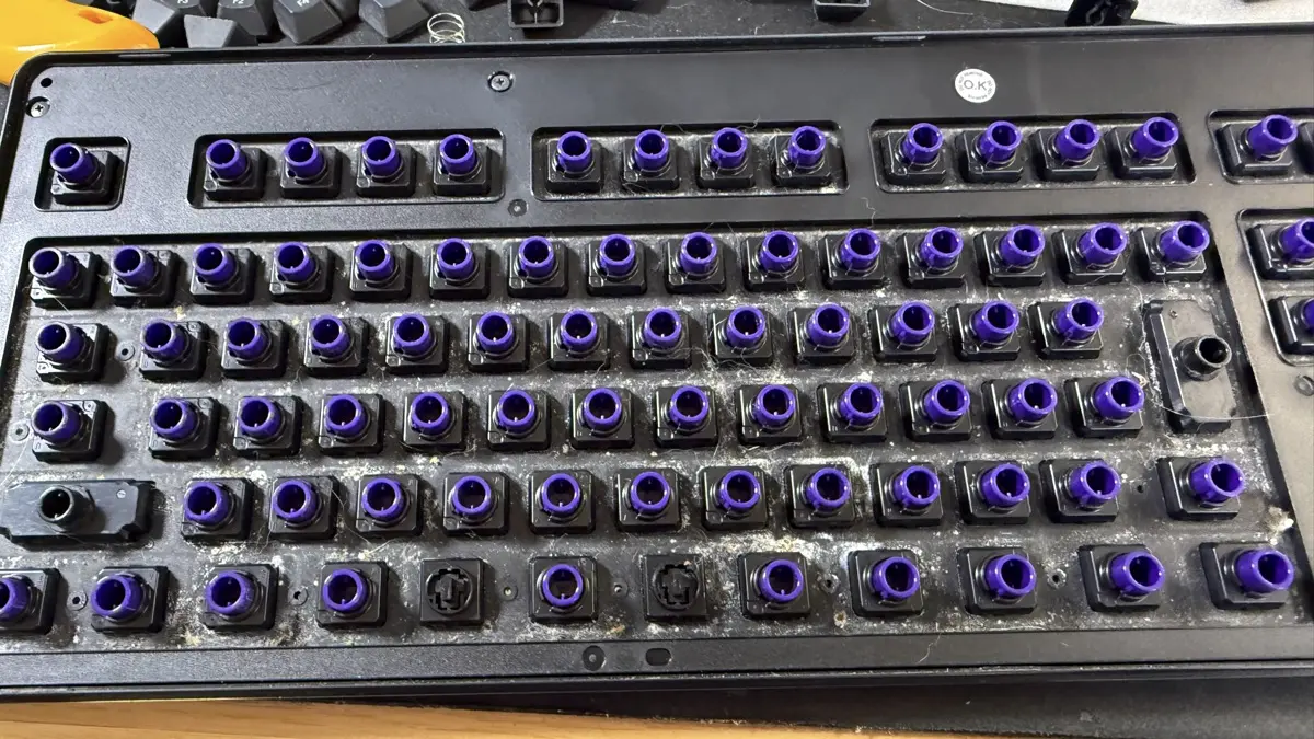 REALFORCE R3 キーボード Mac 配列 / R3HE11 のキートップを交換する & 掃除 (31)