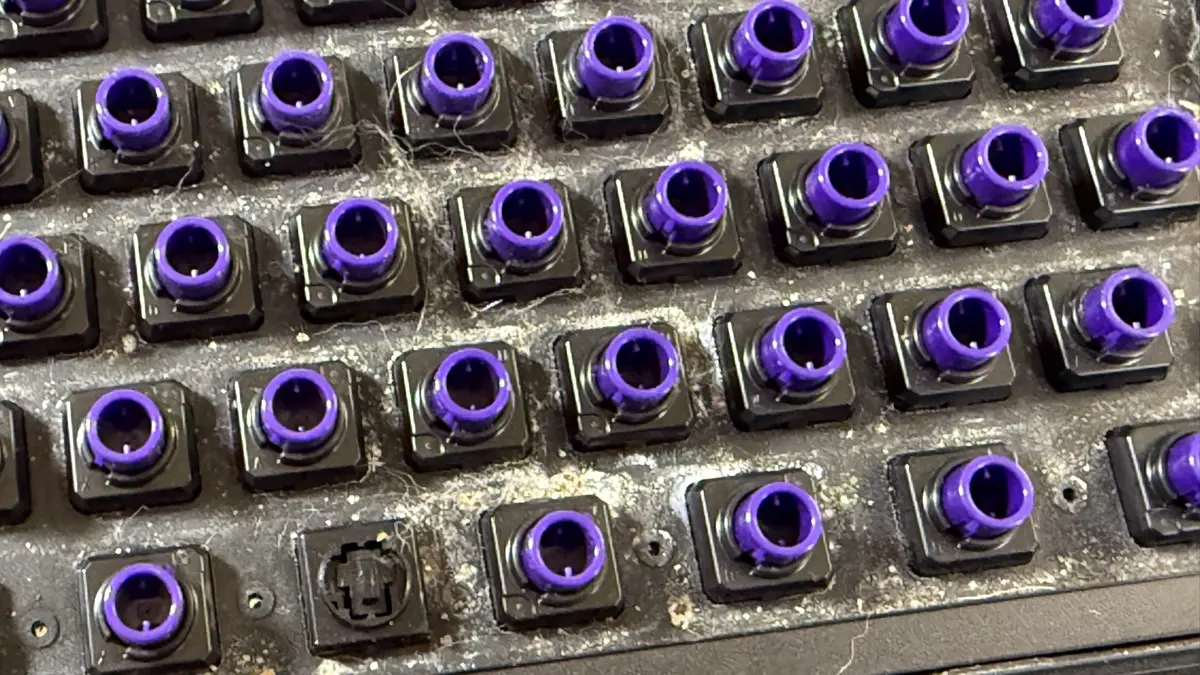 REALFORCE R3 キーボード Mac 配列 / R3HE11 のキートップを交換する & 掃除 (37)