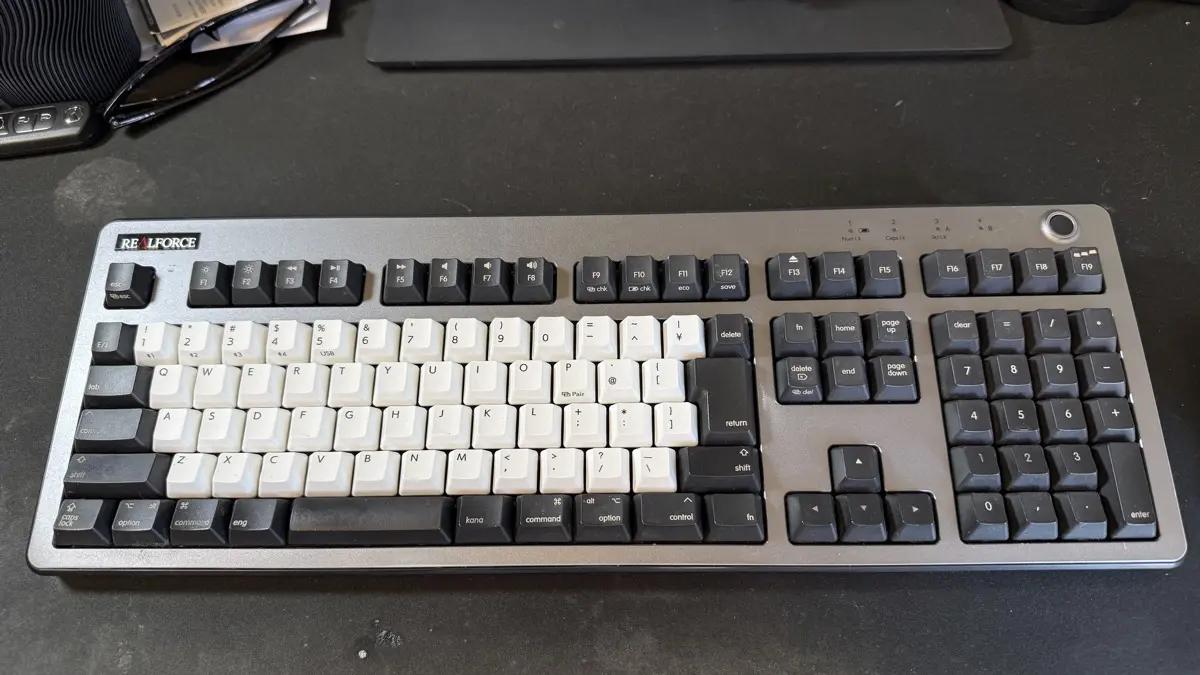 REALFORCE R3 キーボード Mac 配列 / R3HE11 のキートップを交換する & 掃除 (49)