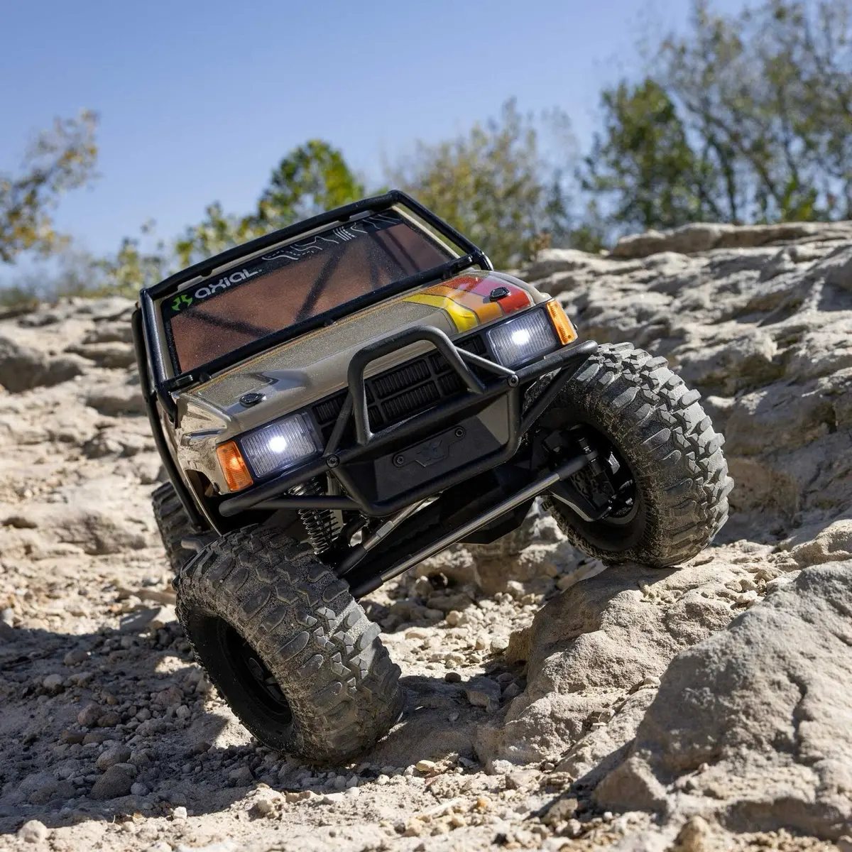 AXI 2062T1 SCX10 III 1987 Toyota SR5 6