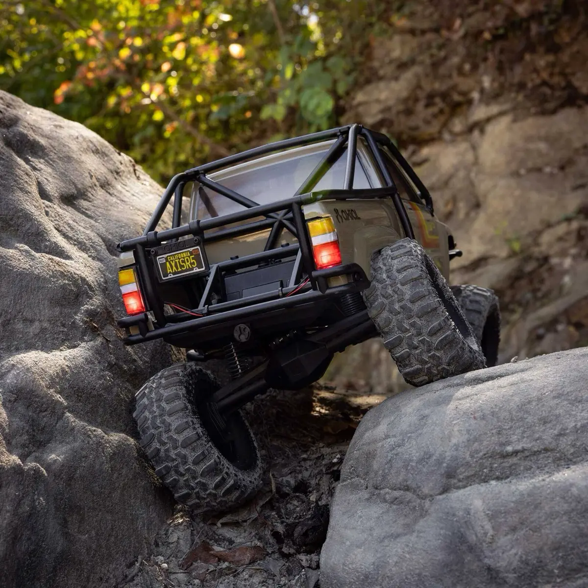 AXI 2062T1 SCX10 III 1987 Toyota SR5 7